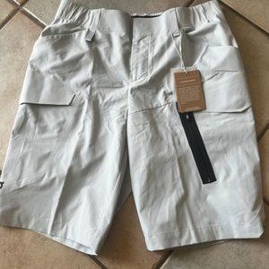On Explorer Shorts Size Large